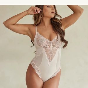 Pinsy NWT baby Pink Lace bodysuit